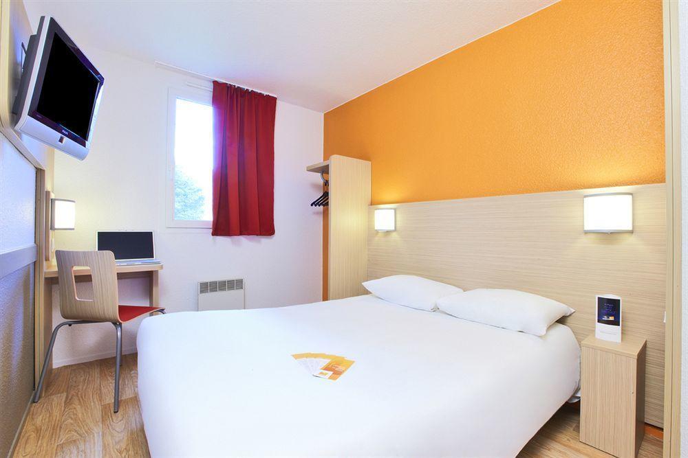 Premiere Classe Pau Est-Bizanos Habitación foto